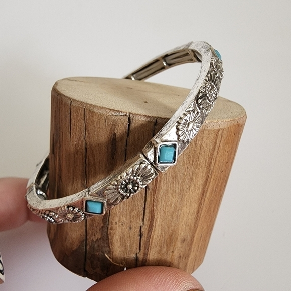NEW Boho Turquoise Engrave Antique Metal Stretch Bracelet - Picture 5 of 6